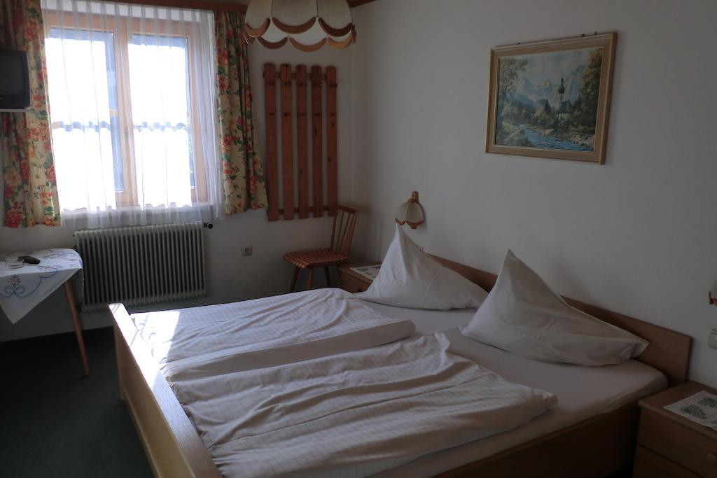 Weisses Roessl Werfen Otel Oda fotoğraf