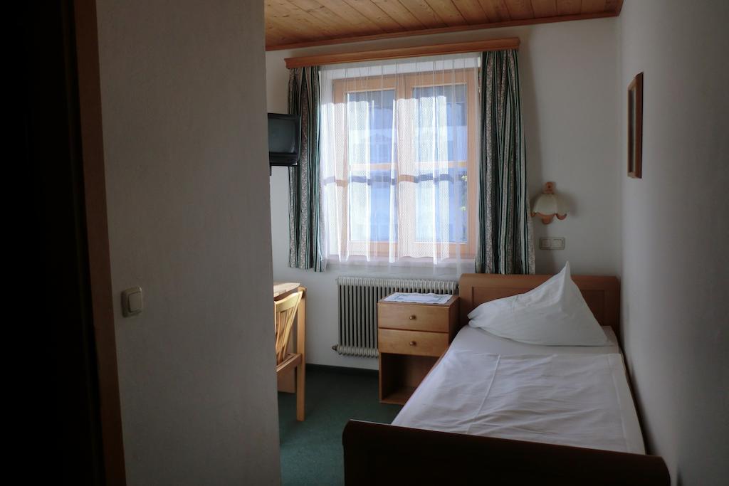 Weisses Roessl Werfen Otel Oda fotoğraf